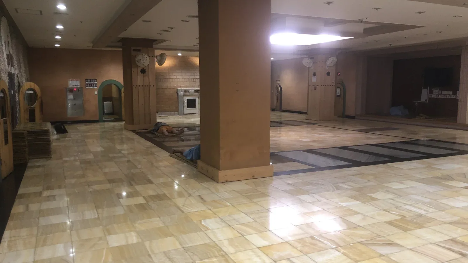 Salle de repos d’un jjimjilbang à Wonju, en Corée du Sud
